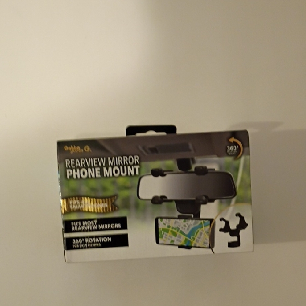 Astr Black Rearview Mirror Phone Mount